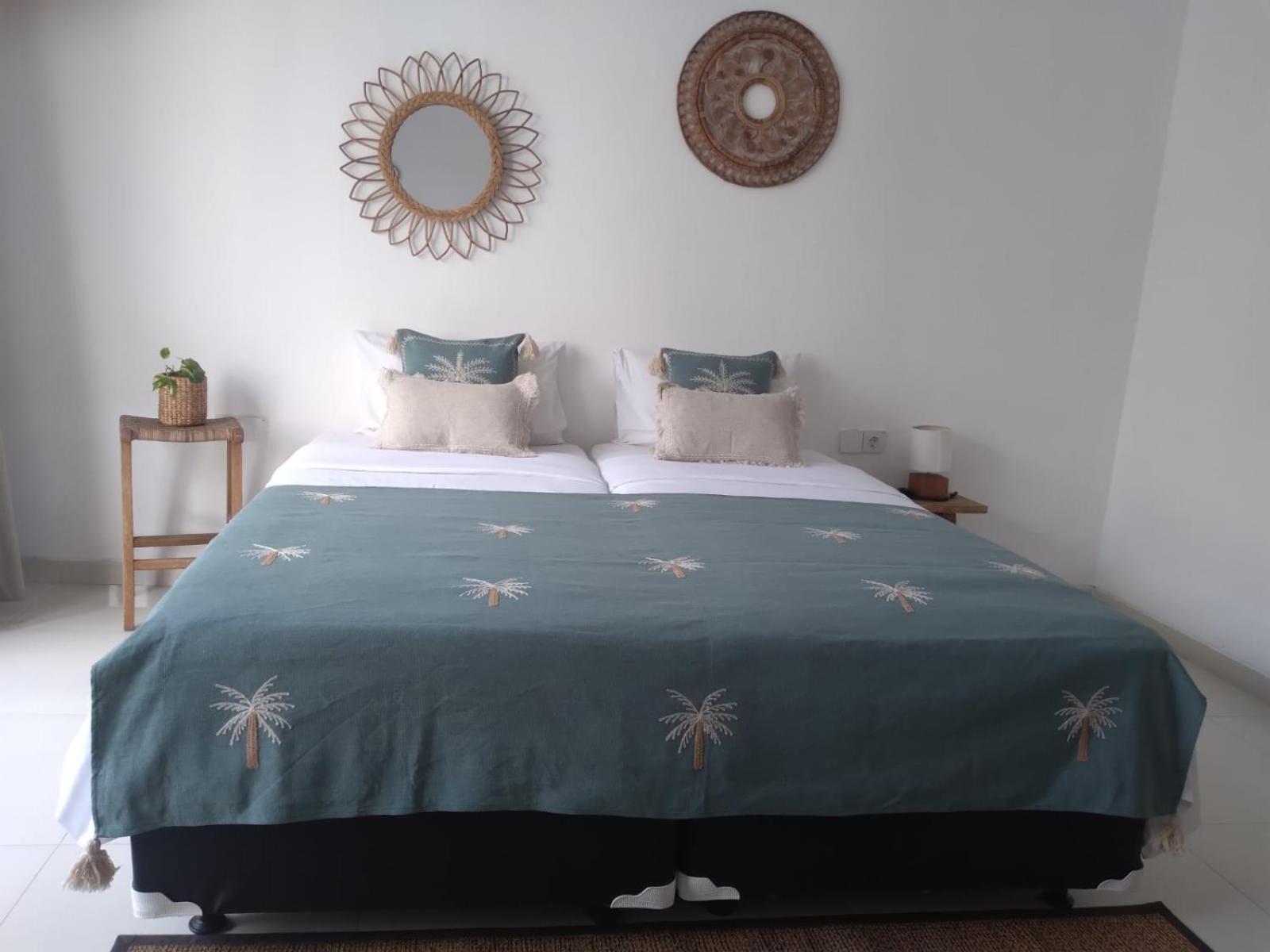 Santai Pour 4 Personnes A Villa Seminyak (Bali)